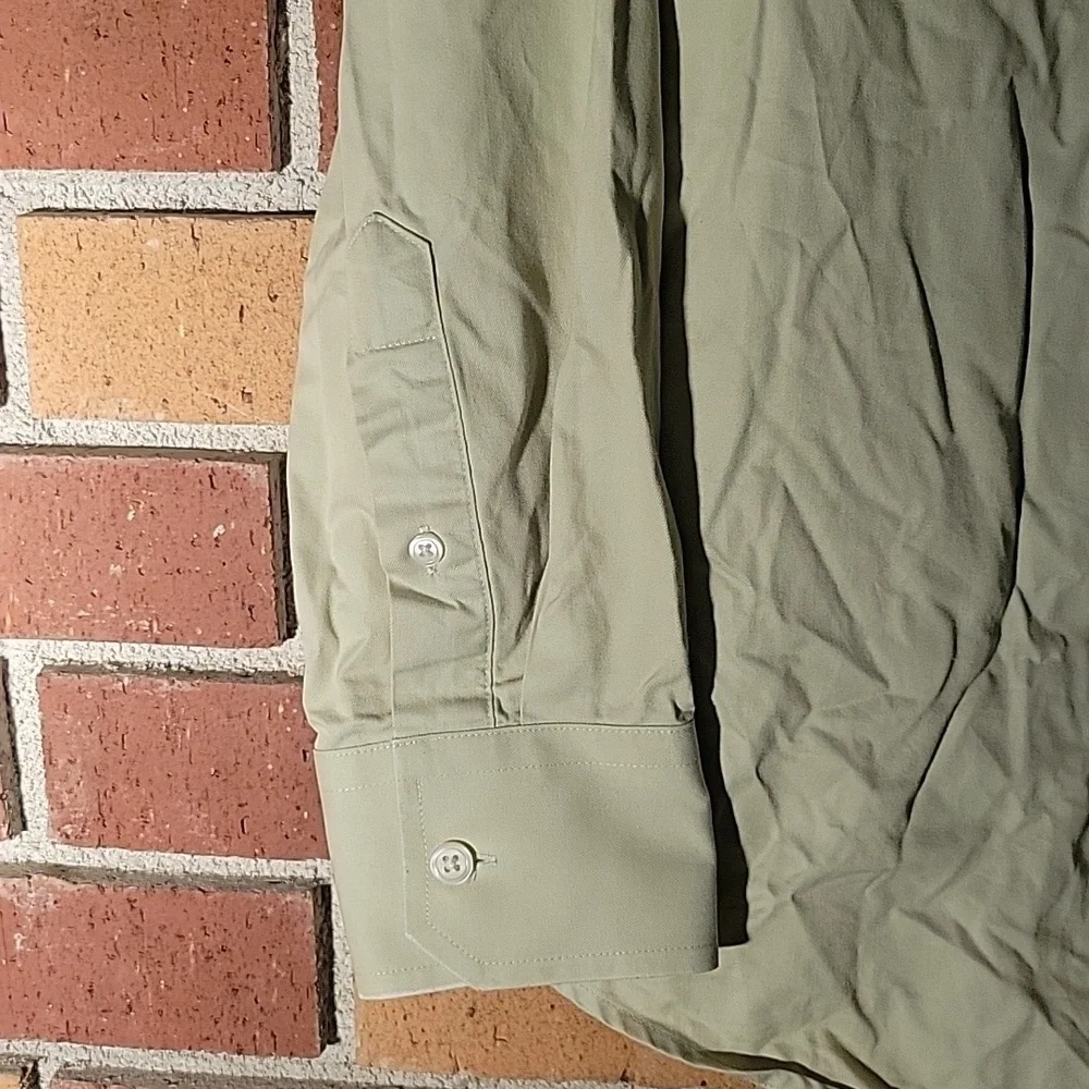 Banana Republic Men's Greenish/Beige Long Sleeve Button Down Shirt, Size: M